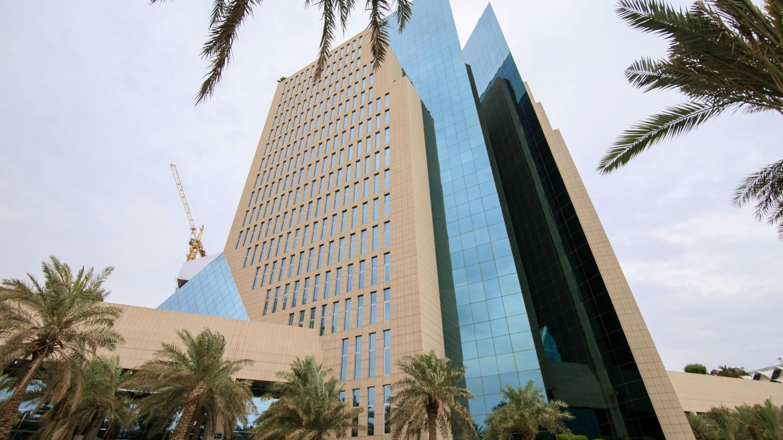 الأسهم السعودية تعاود الهبوط وسط ضعف السيولة وترقب النتائج 