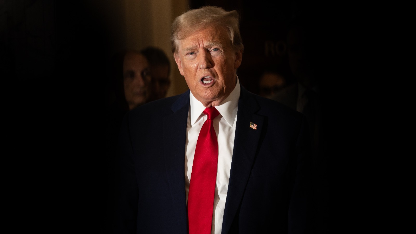 ترمب: قد نفرض رسوماً على الدول التي لا تقبل موقفنا من جرينلاند 