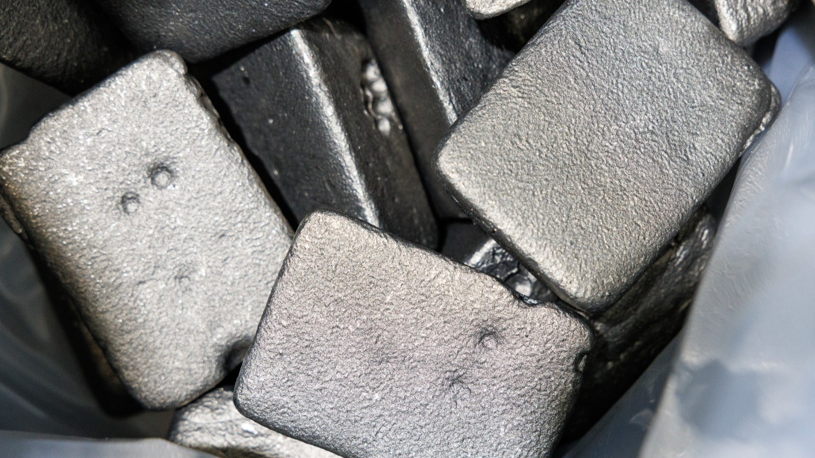 أميركا تعزز إنتاج المغانط لتحدي هيمنة الصين على المعادن النادرة 