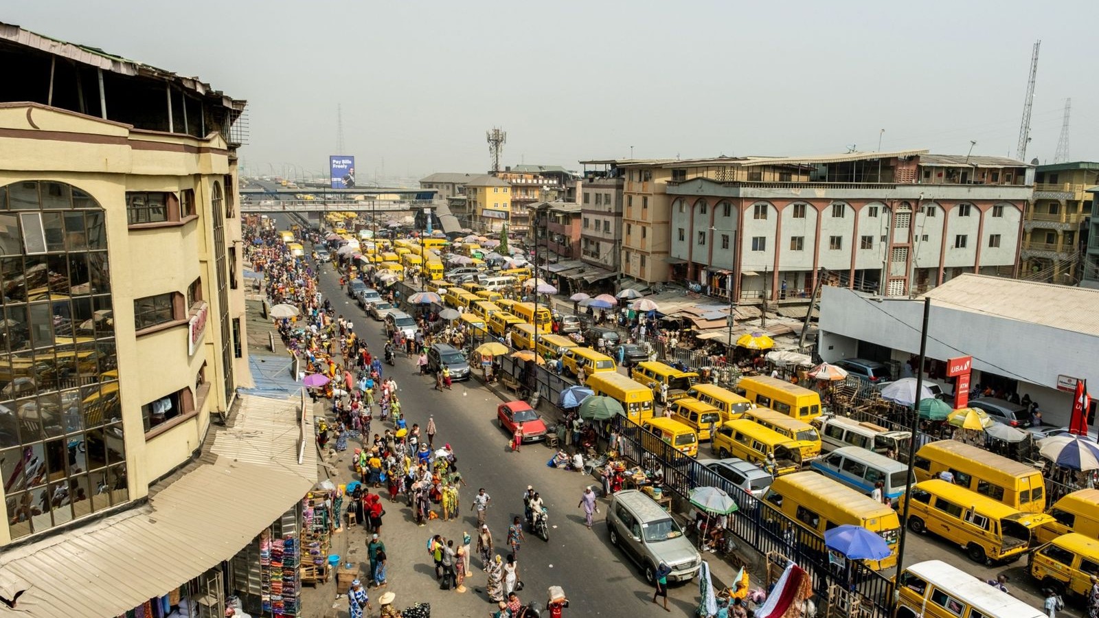 نيجيريا تحصل على قرض إماراتي بـ1.2 مليار دولار لبناء طريق ساحلي سريع 