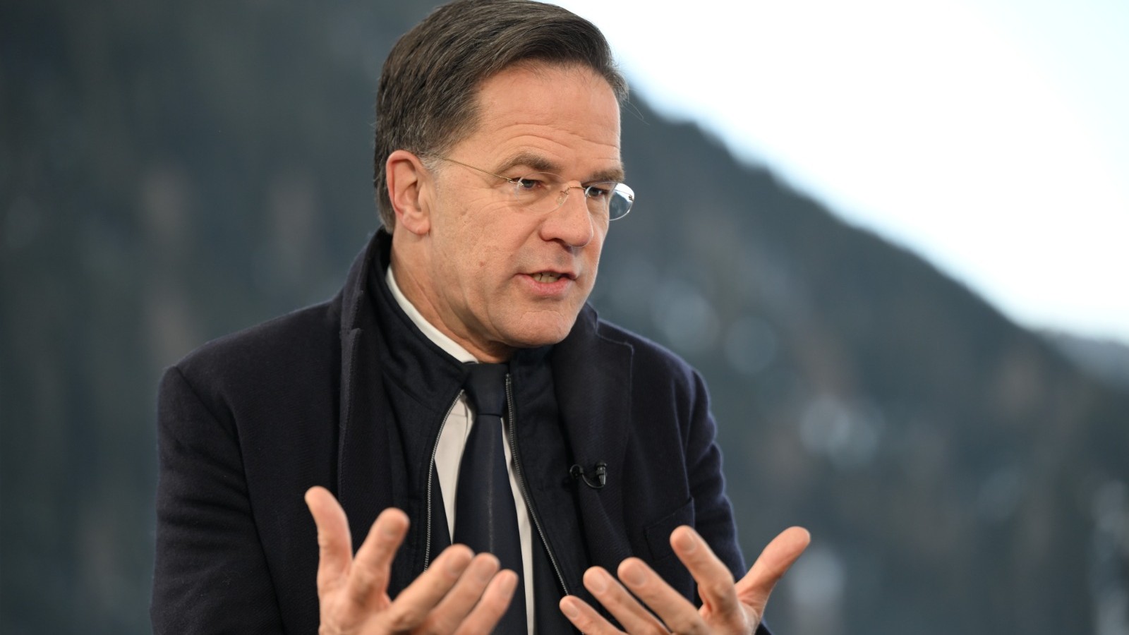 الناتو: تفاهم مع ترمب حول غرينلاند مع ترمب دون مساس بالسيادة 