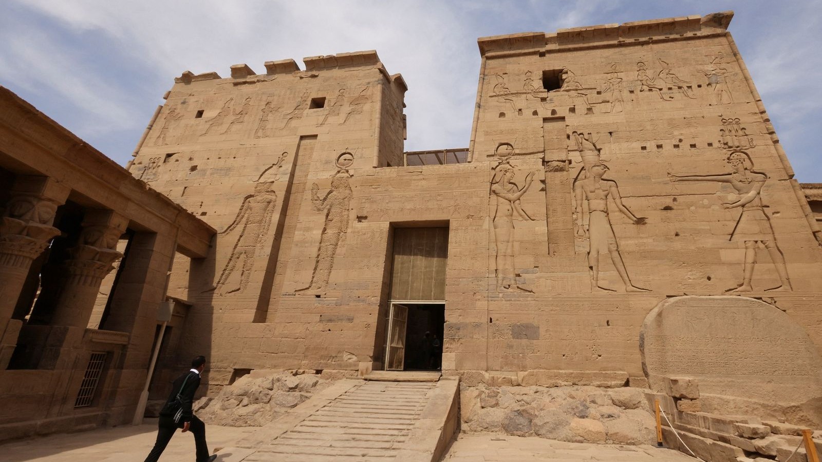 لماذا تزدهر السياحة المصرية؟ 