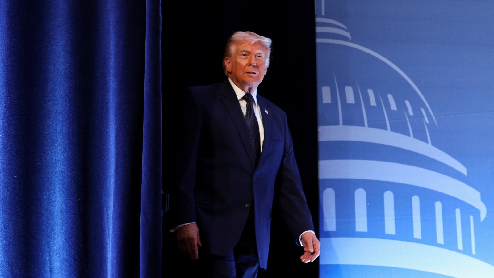 ترمب ينذر إيران: 48 ساعة لفتح مضيق هرمز 