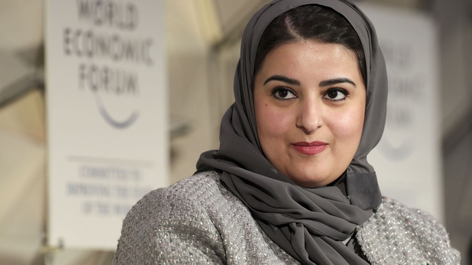 سارة السحيمي.. أول امرأة تقود عملاقة النقل البحري السعودي 