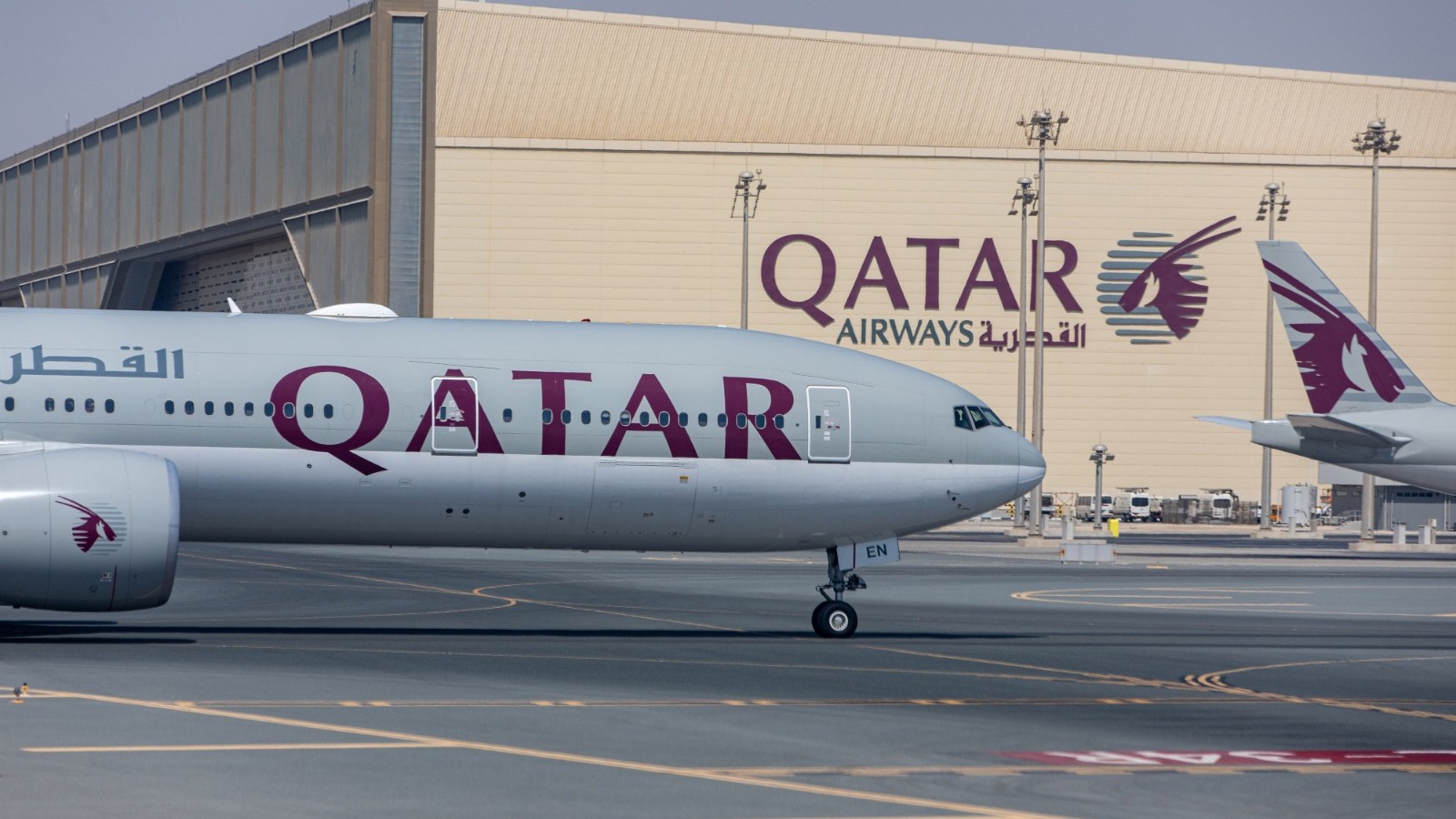 رئيس الخطوط القطرية يفتح صفحة جديدة مع quot;إيرباصquot; لتعزيز الشراكة 