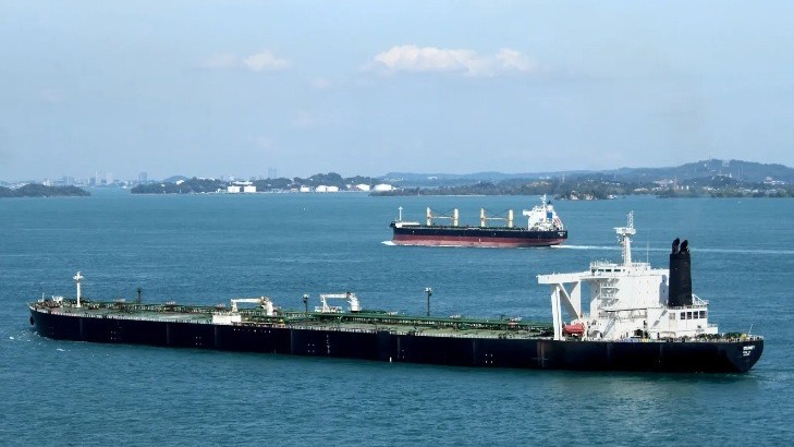 مرصد هرمز | إيران تؤكد سيطرتها على المضيق وأميركا تحاول مصادرة ناقلتين 