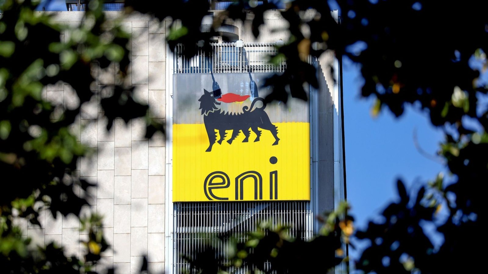 خلاف على سعر الغاز بين مصر وquot;إينيquot; يؤجل توسعاً في حقل quot;ظُهرquot; 