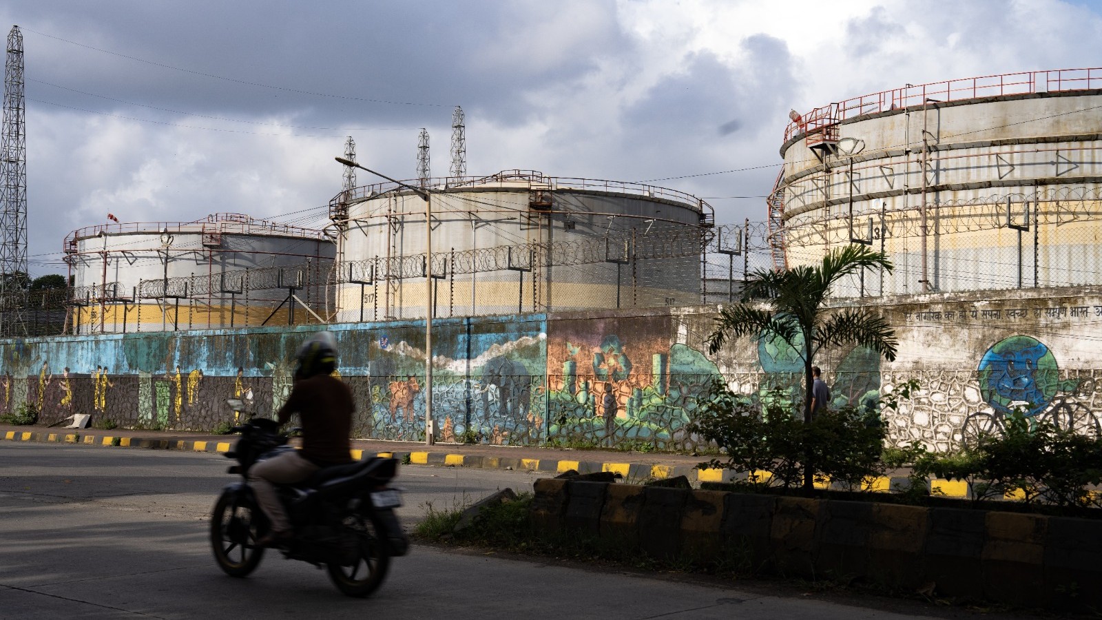 تدفقات النفط الروسي إلى الهند تتماسك رغم الضغوط الأميركية 