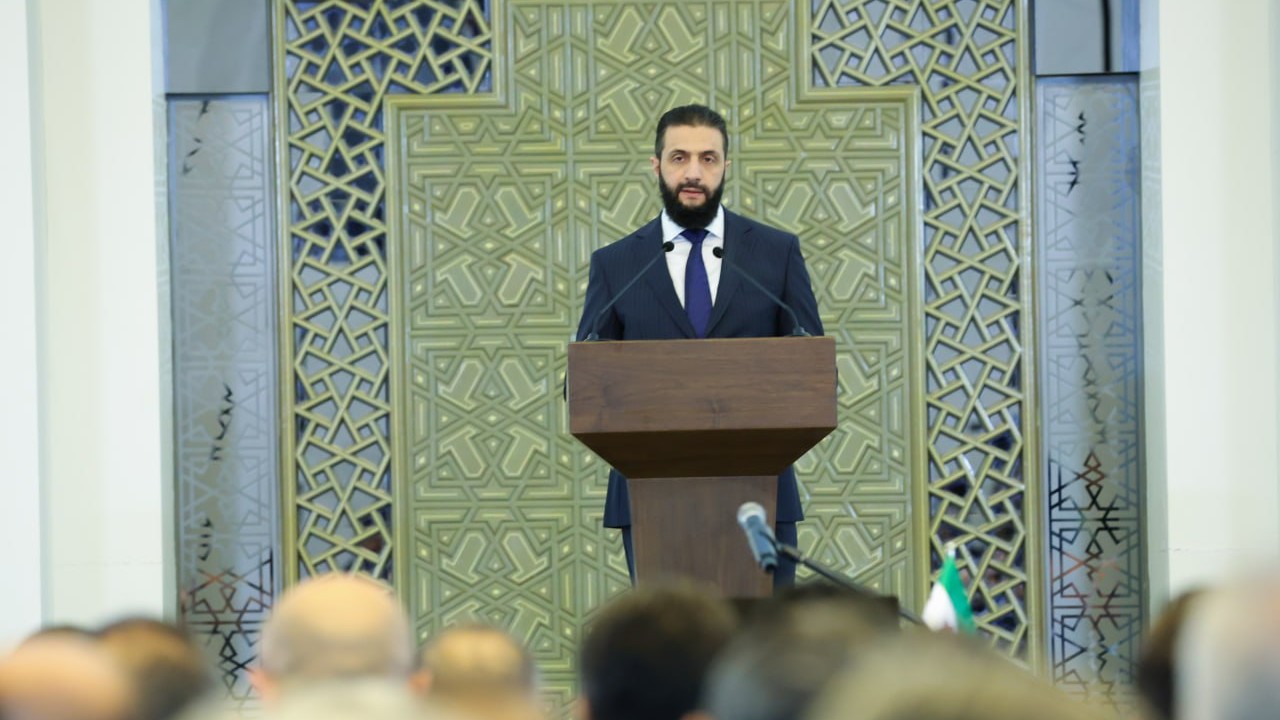 الرئيس السوري يلتقي بوتين في أول زيارة له إلى روسيا 