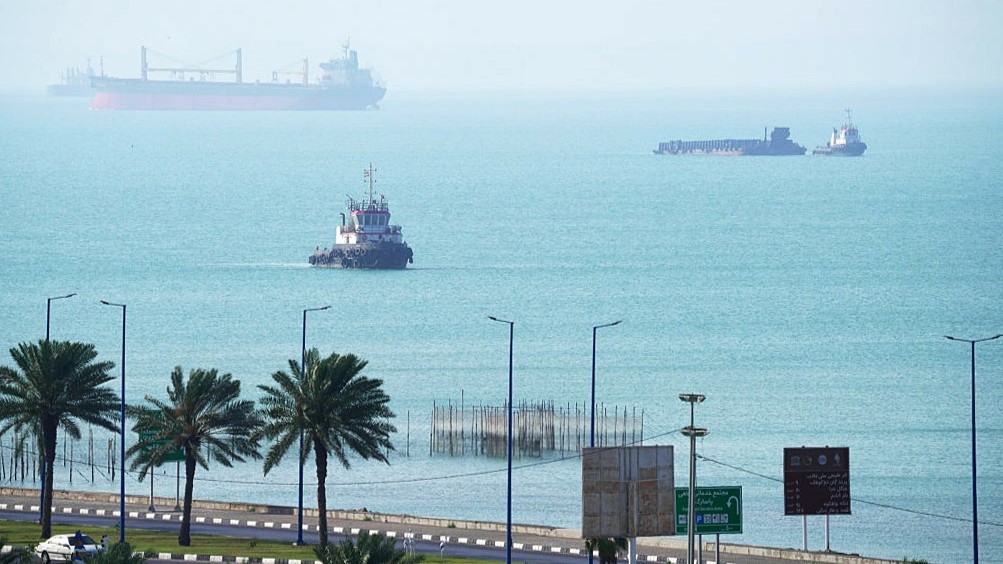نفط إيران تحت الحصار.. ضغوط التخزين تفرض خفض الإنتاج 