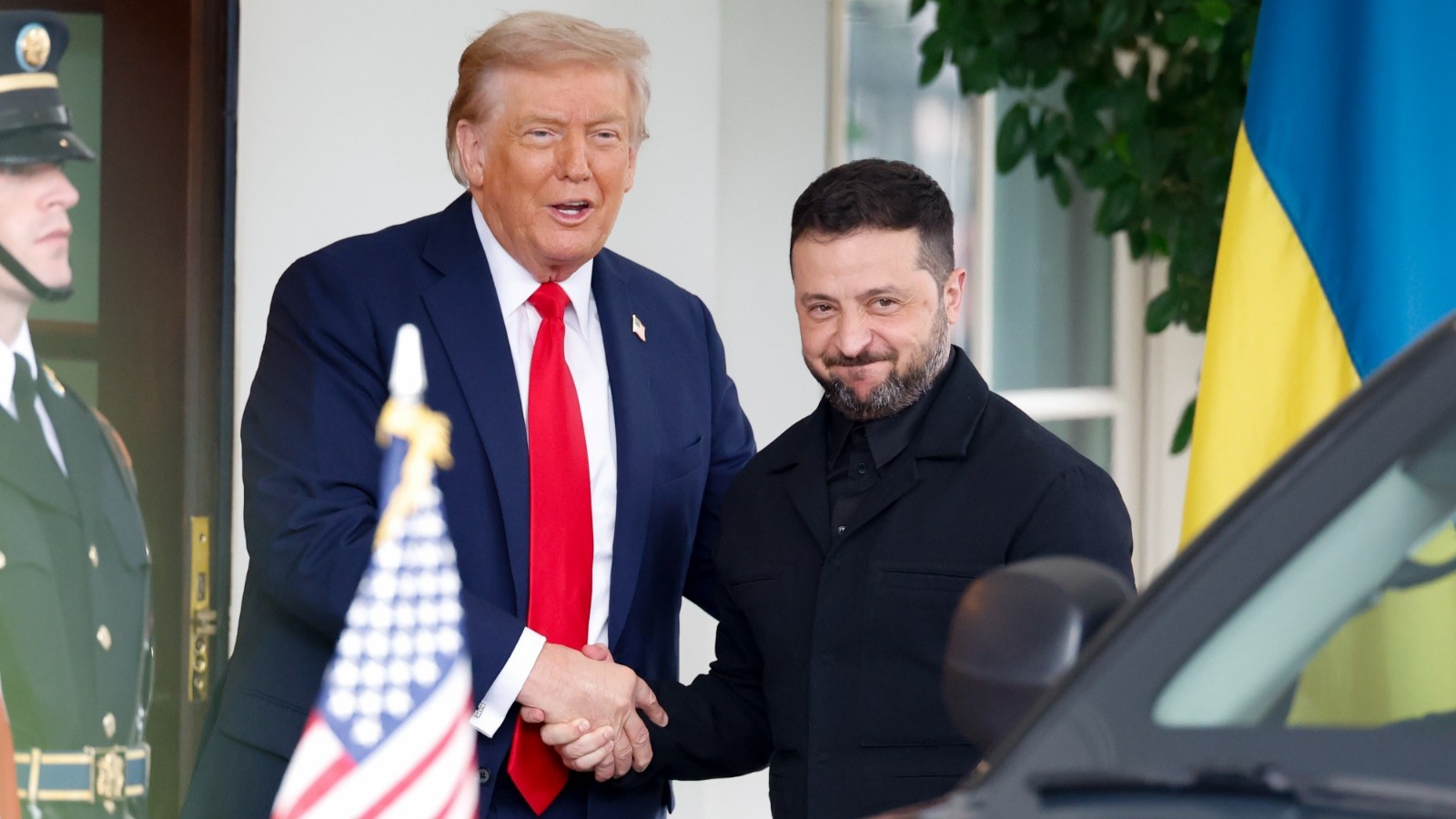 زيلينسكي يعود إلى واشنطن ليعبر درباً وعراً نحو السلام 