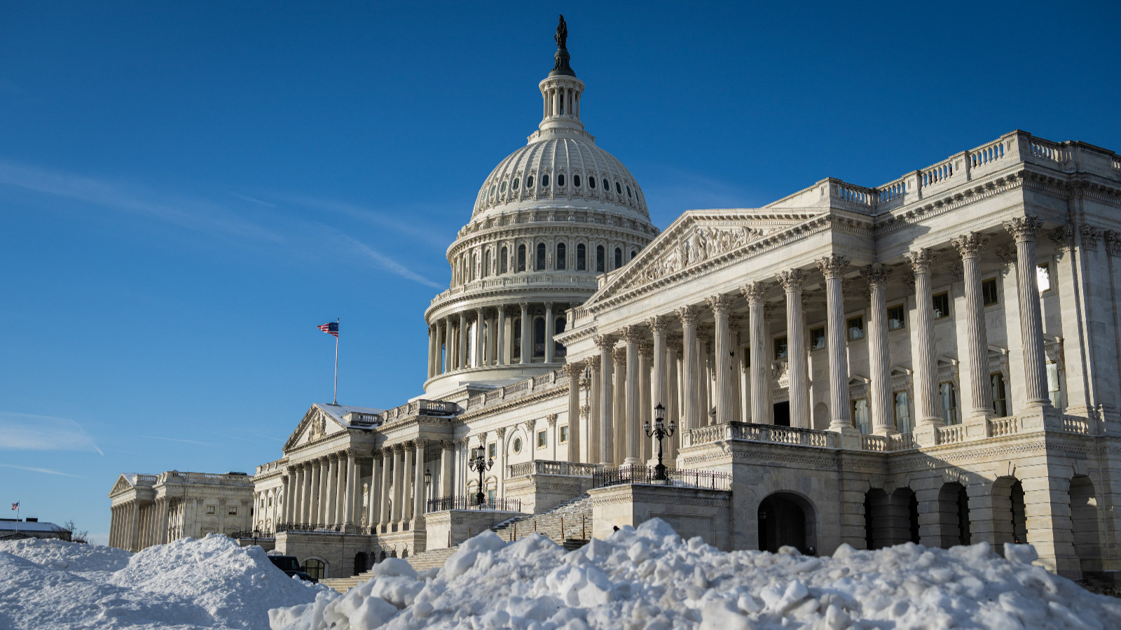 بدء إغلاق جزئي للحكومة الأميركية انتظاراً للتصويت على اتفاق ترمب 