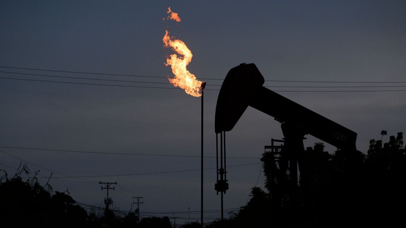 اللعب على سندات فنزويلا يتطلب أعصاباً من فولاذ 