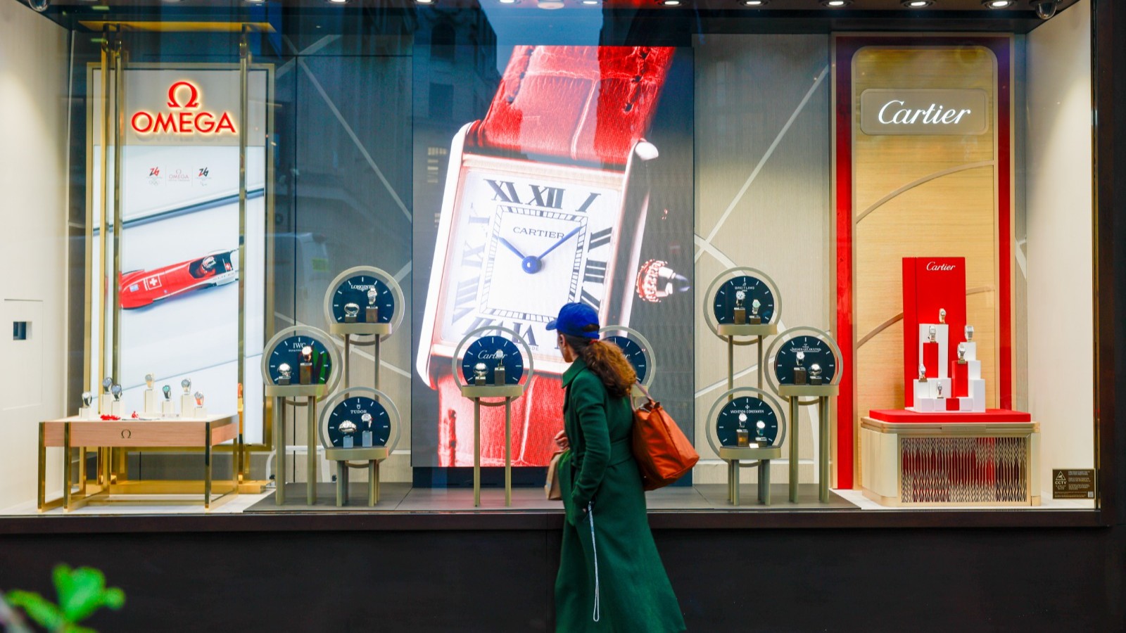 صادرات الساعات السويسرية تفقد زخمها بعد تحسن قصير 