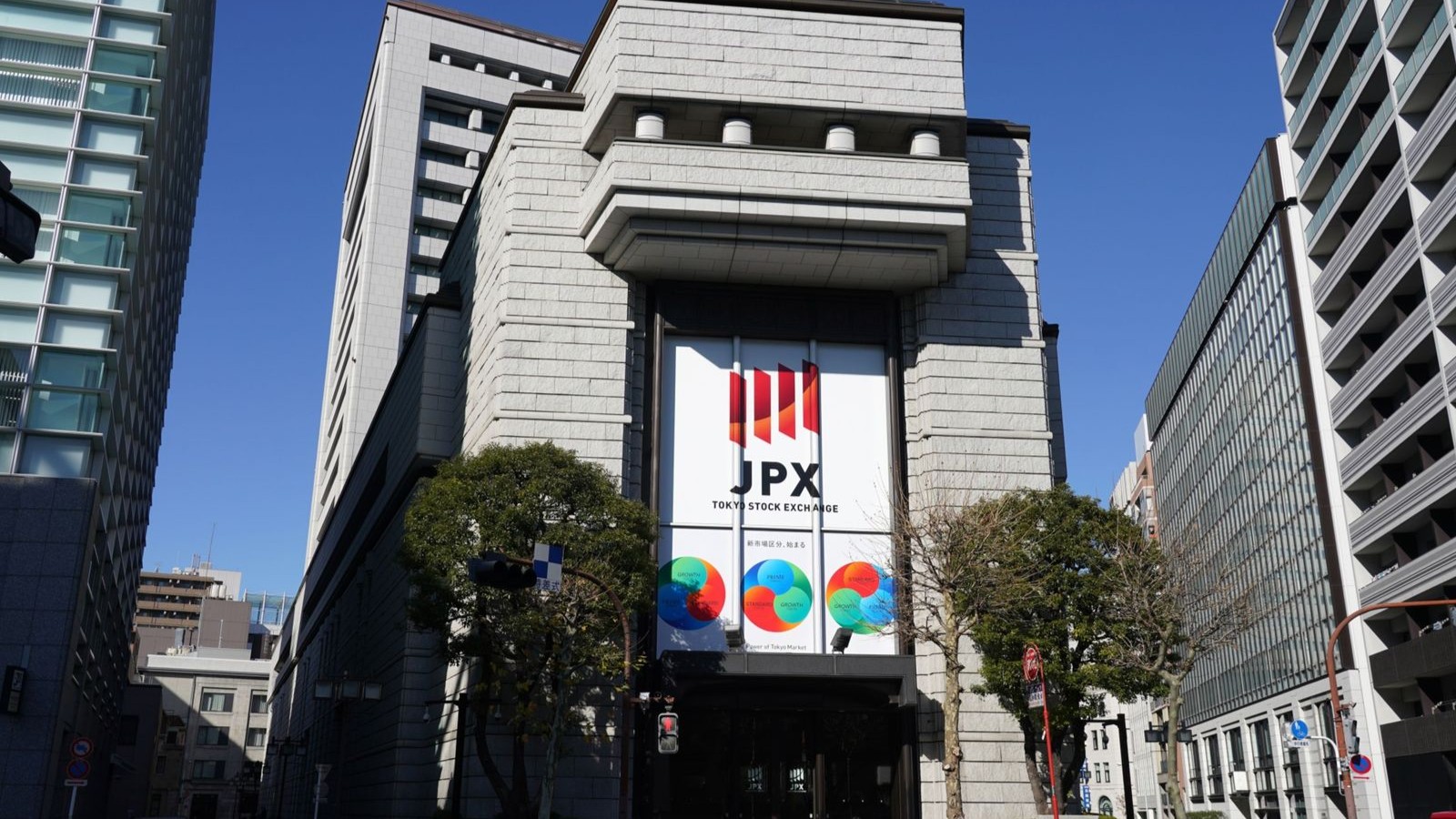 الأسهم الآسيوية ترتفع مدعومة بنظرة الفيدرالي المتفائلة حول الاقتصاد الأميركي 