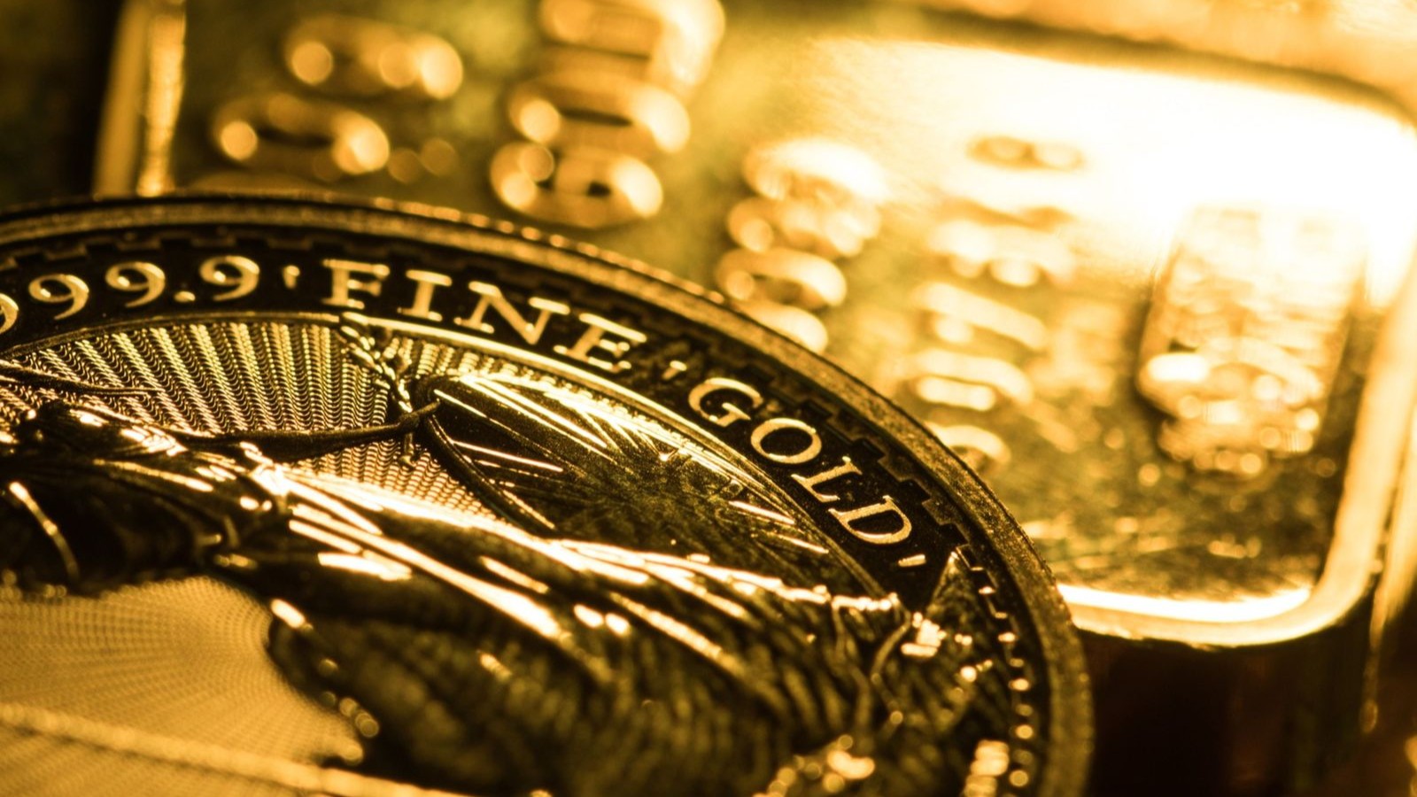 سعر الذهب يتذبذب قرب 4400 دولار مع تراجع مخاوف رفع الفائدة 
