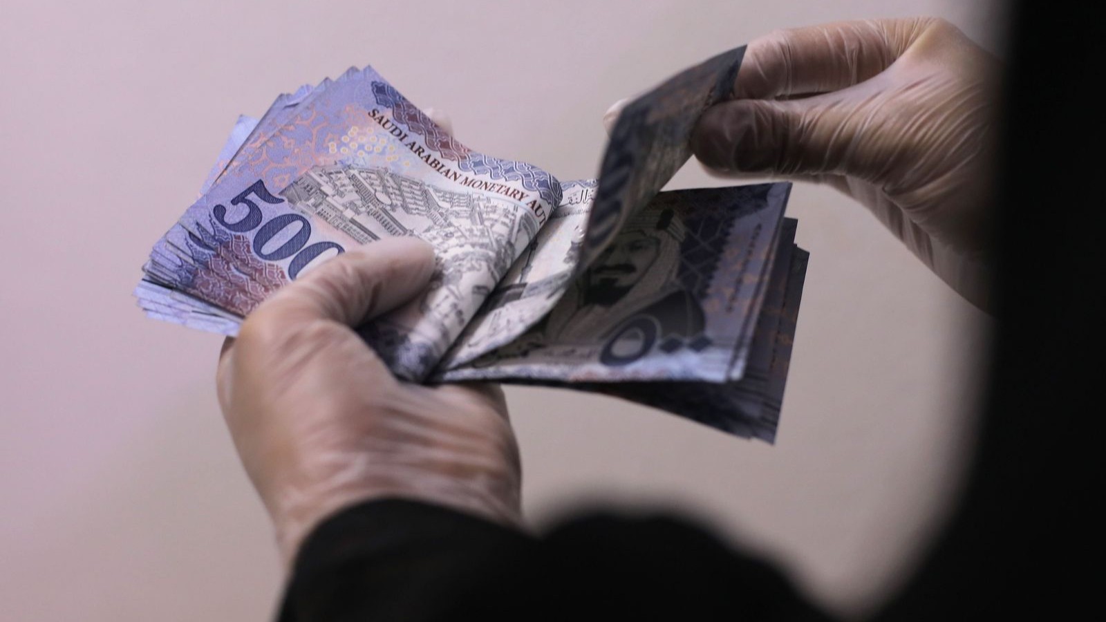 لثلاثة أسباب.. quot;الإمارات دبي الوطنيquot; يتوقع اعتدال التضخم في السعودية هذا العام 