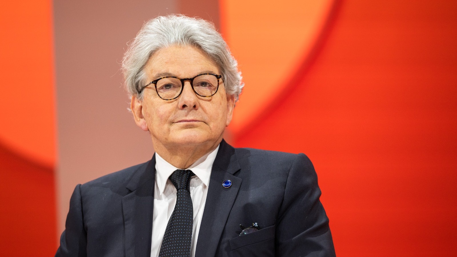 أميركا تعاقب مسؤولاً أوروبياً سابقاً وآخرين بسبب استهداف شركات التكنولوجيا 