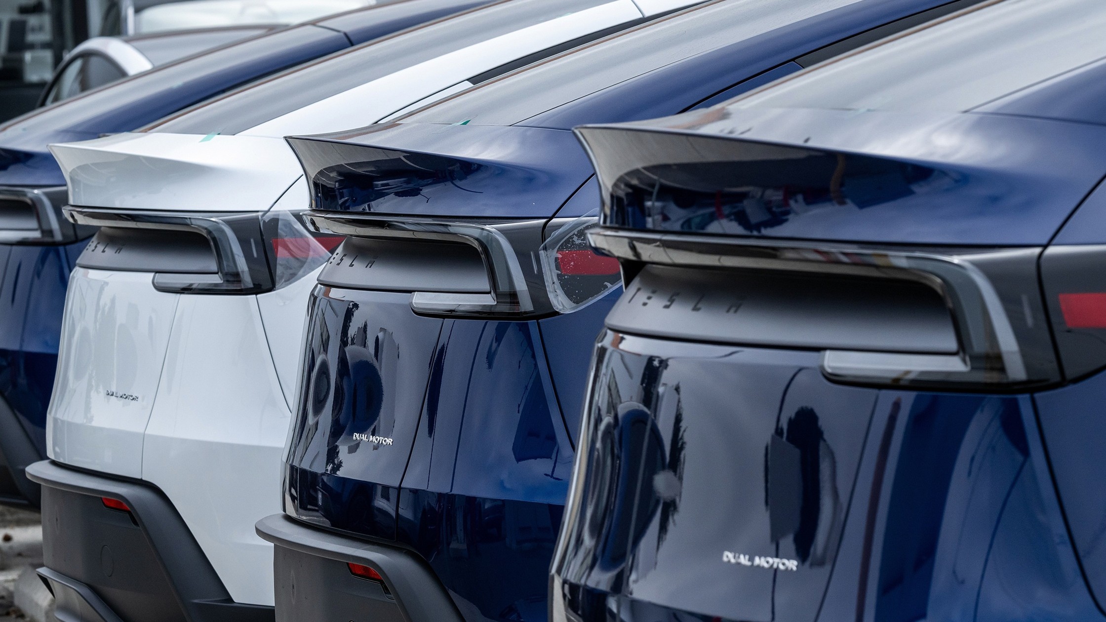 quot;LGquot; الكورية تستعد لتزويدquot;تسلاquot; ببطاريات بقيمة 4.3 مليار دولار 