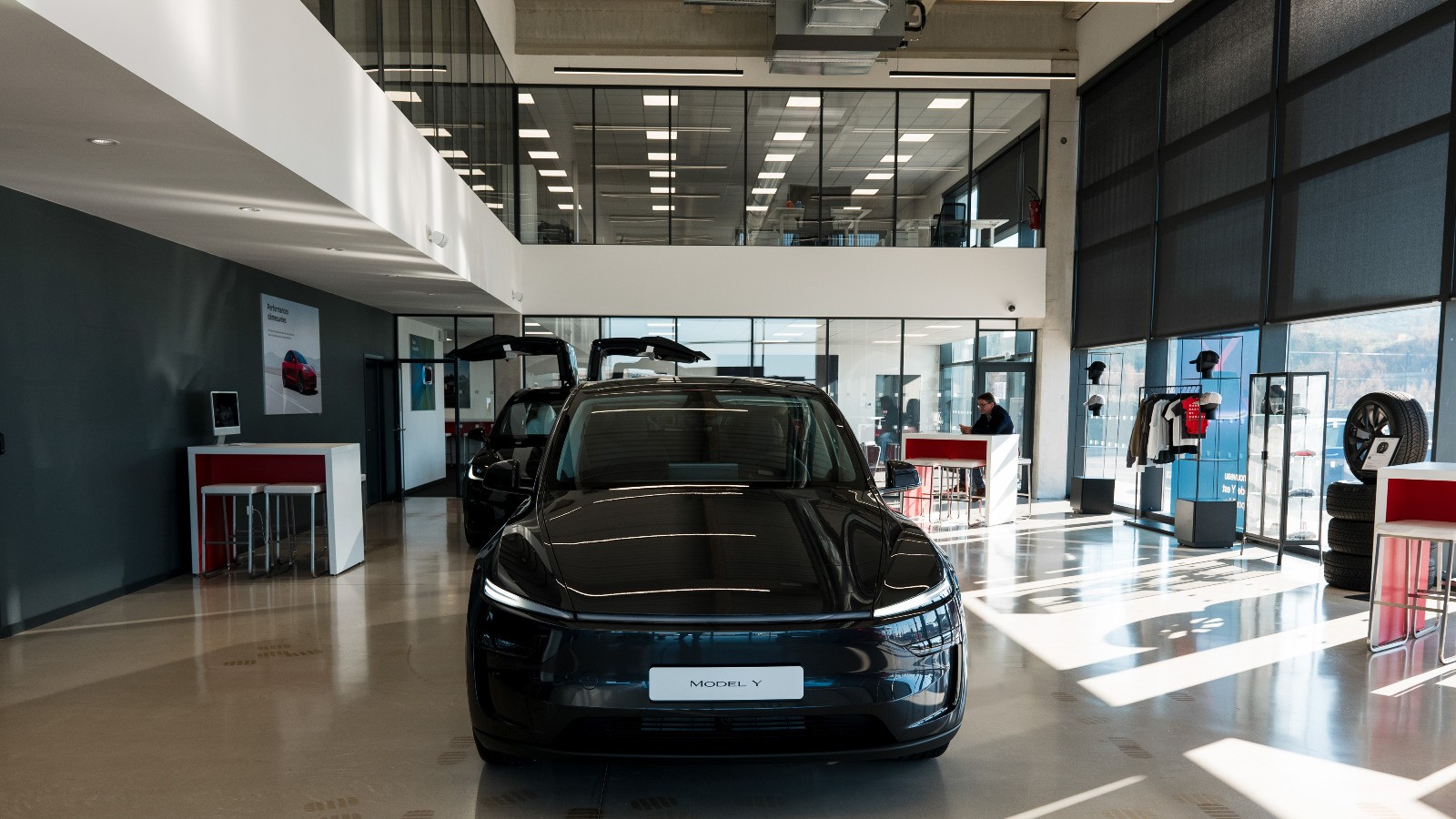 quot;تسلاquot; تنهي عاماً قاسياً في أوروبا بتراجعات كبيرة في المبيعات 