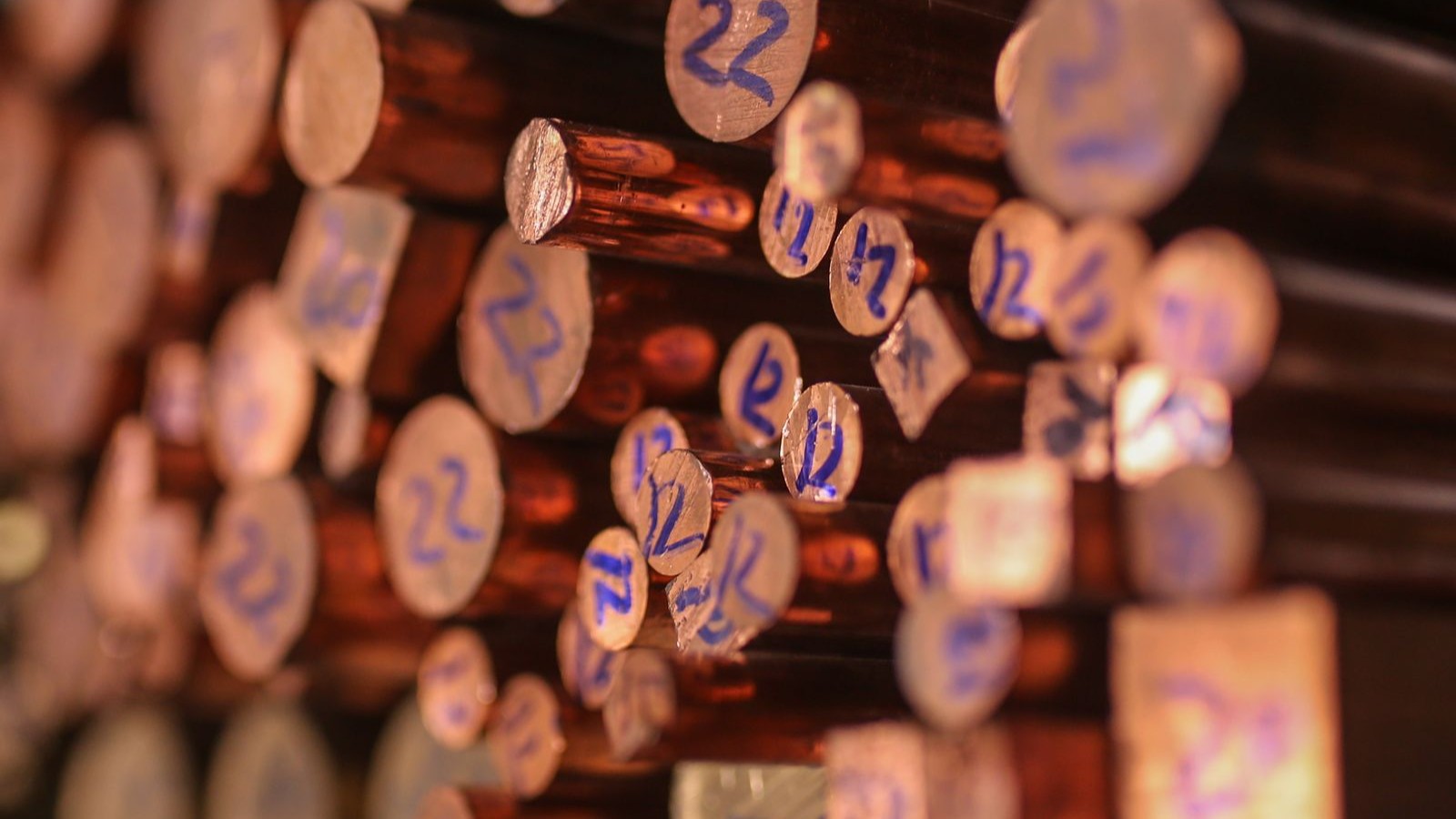 سعر النحاس يواصل الارتفاع والمعادن تتجه نحو مكاسب أسبوعية رابعة 