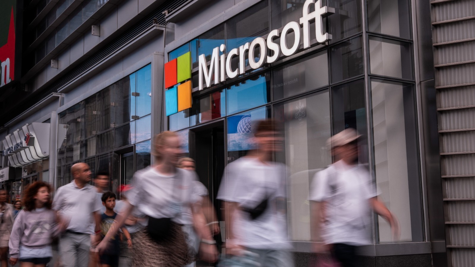 عمالقة التكنولوجيا أمام امتحان إثبات العائد على رهانات الذكاء الاصطناعي 