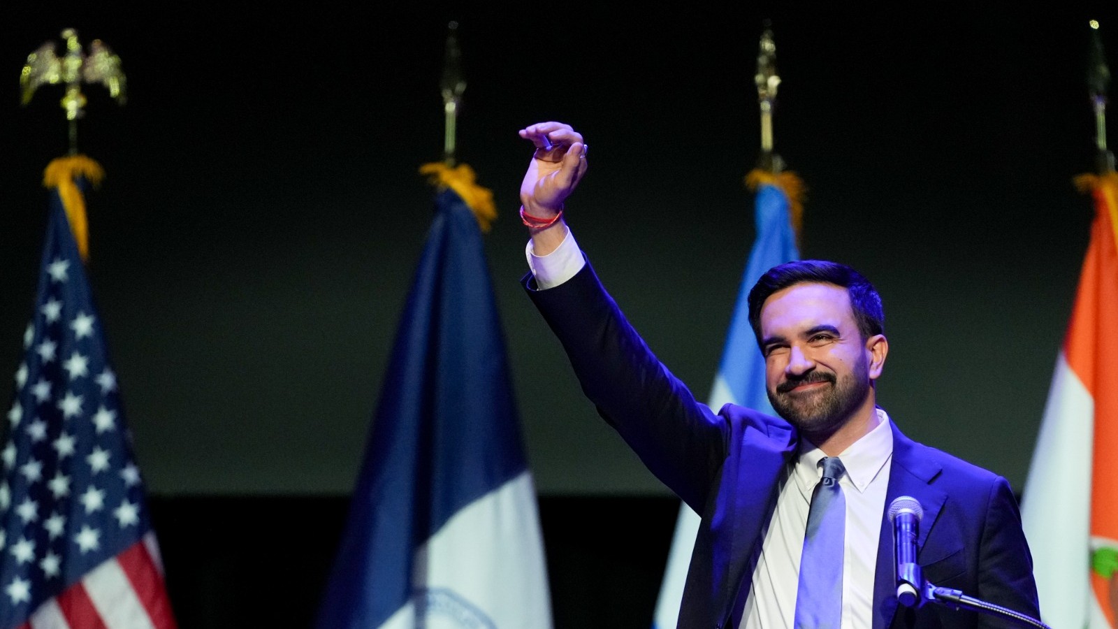 ترمب يهاجم خطط ممداني لزيادة الضرائب على الأثرياء في نيويورك 