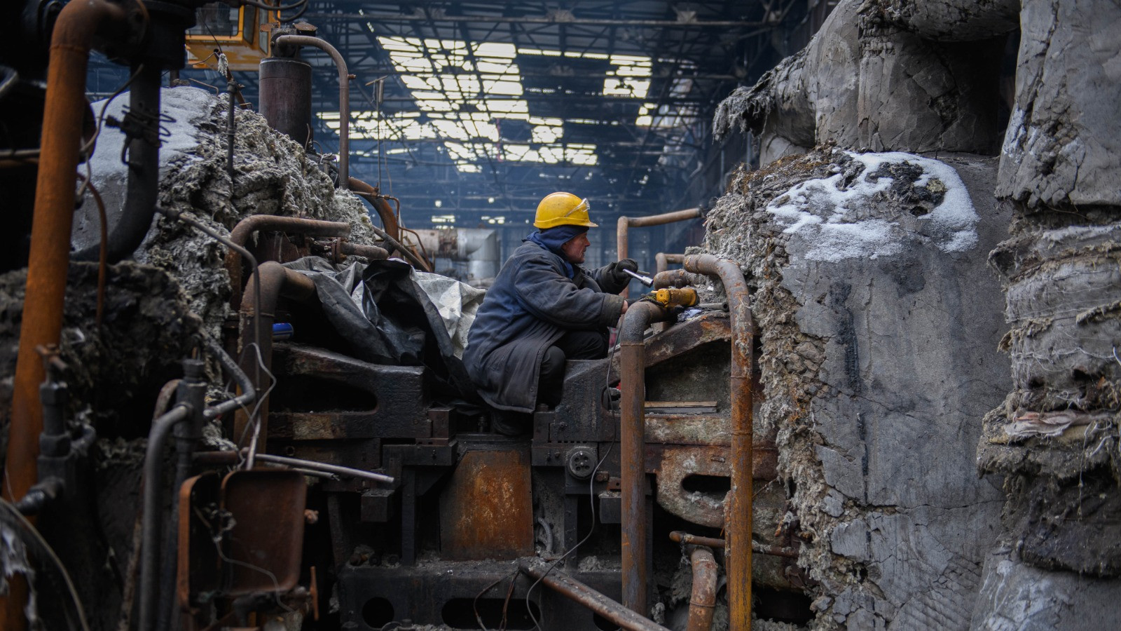 أوكرانيا تعاني انقطاع الكهرباء نتيجة ضغوط على الشبكة 