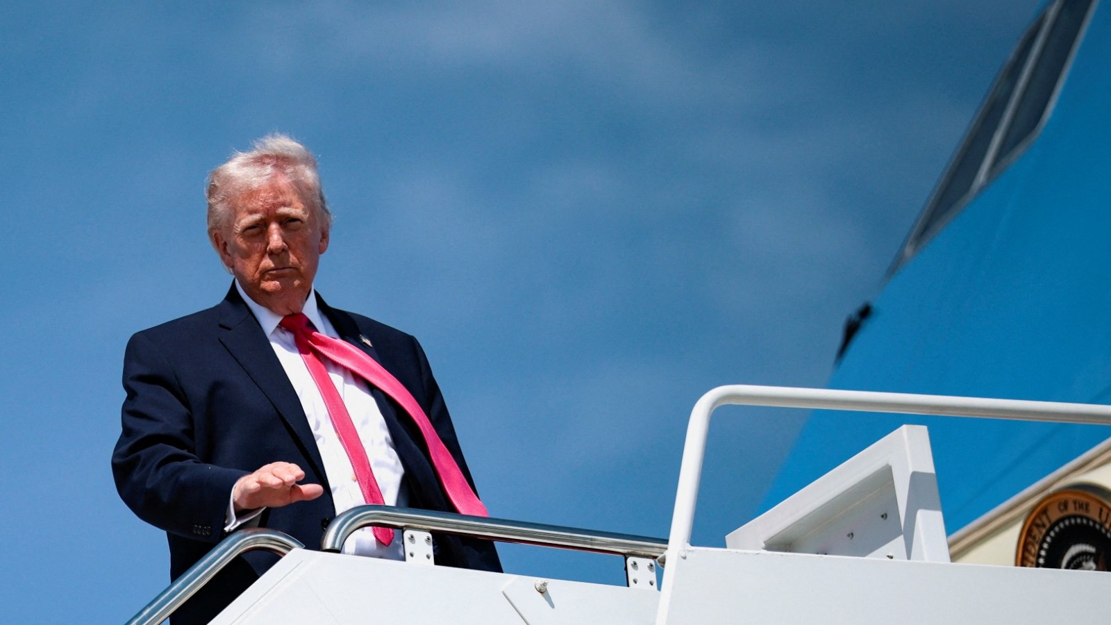 ترمب متفائل بقرب التوصل لاتفاق مع إيران رغم تعقيدات الهدنة 