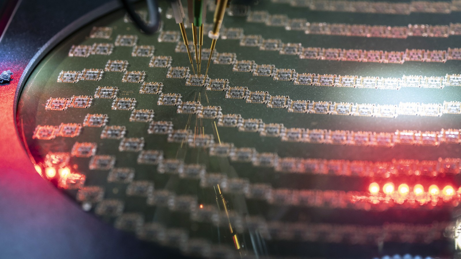 اليابان ترفع دعم الرقائق والذكاء الاصطناعي إلى نحو 8 مليارات دولار 