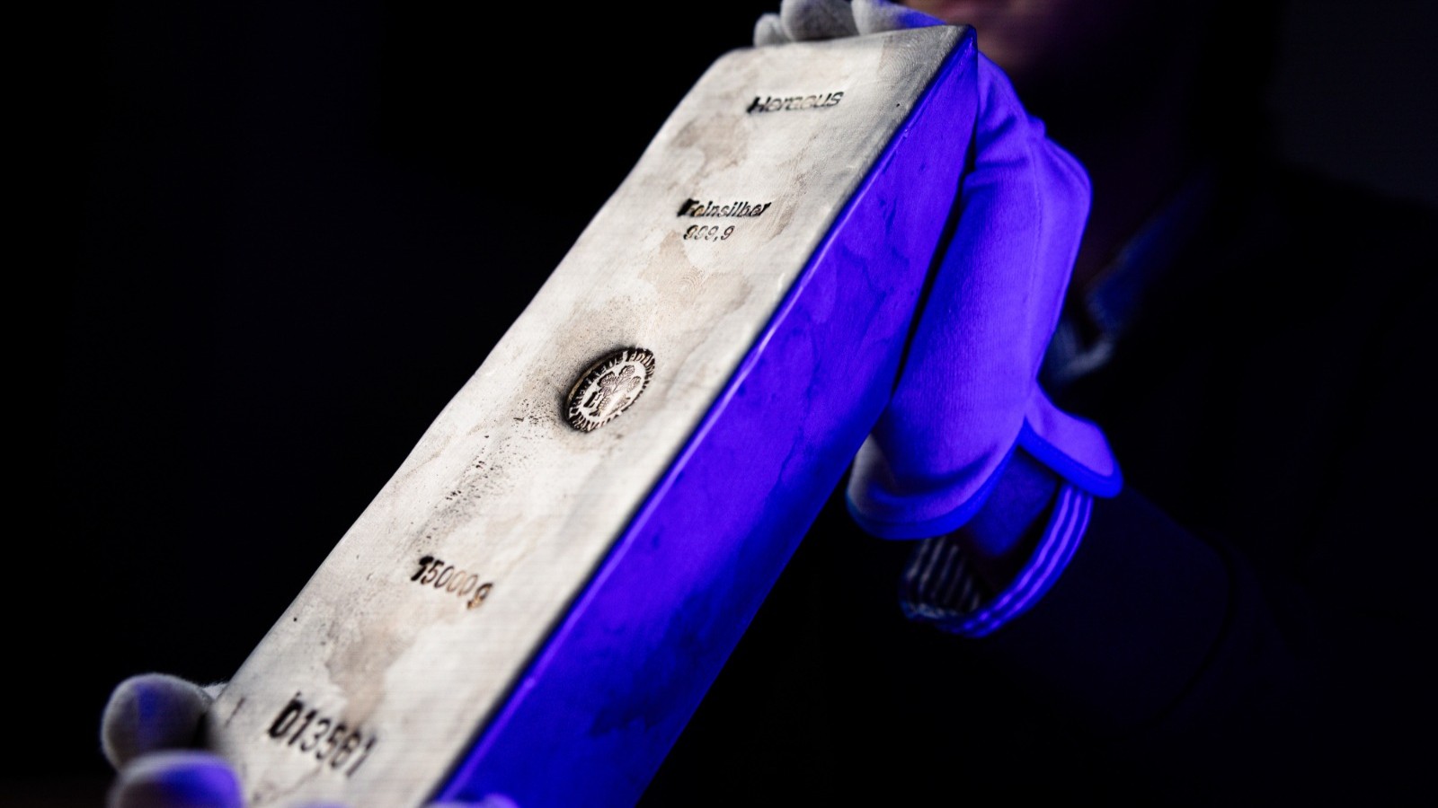 كيف مهد المضاربون الصينيون الطريق لانهيار الذهب والفضة؟ 