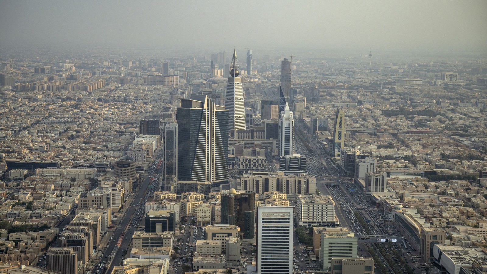 جولة في أخبار الشركات السعودية: نتائج متباينة للشركات وأثر محدود لرفع تعريفة الطاقة 