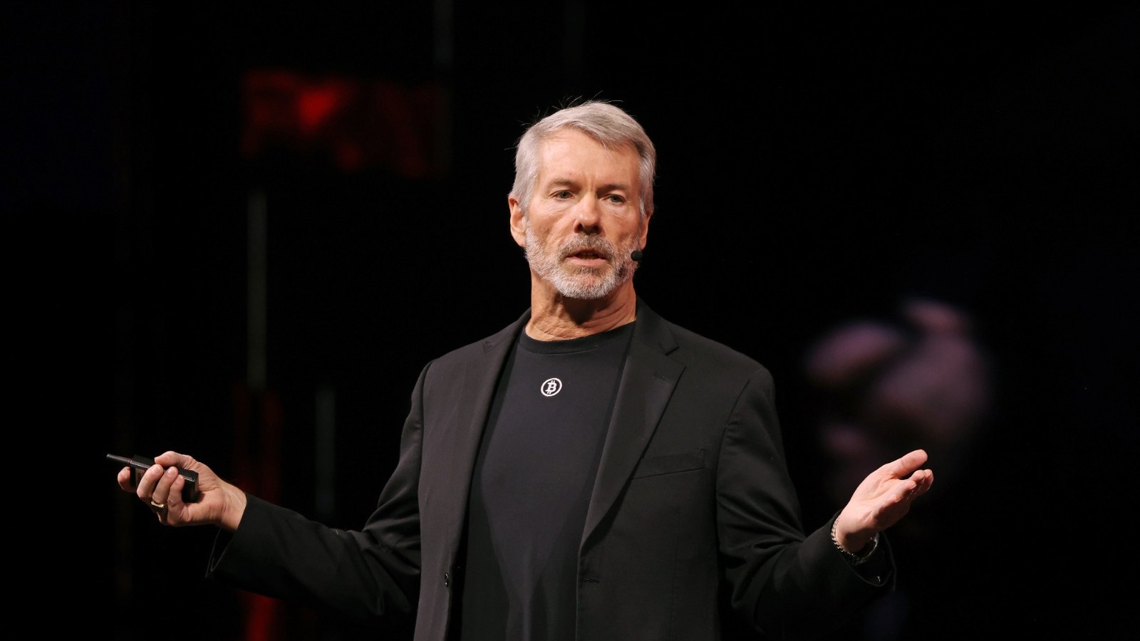 quot;ستراتيجيquot; تتكبد خسارة بـ17.4 مليار دولار في الربع الرابع 