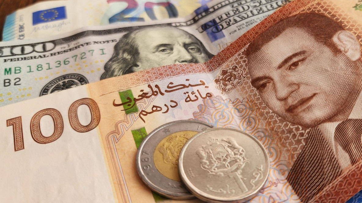 لماذا يتعرض الدرهم المغربي لضغوط أمام الدولار؟ 