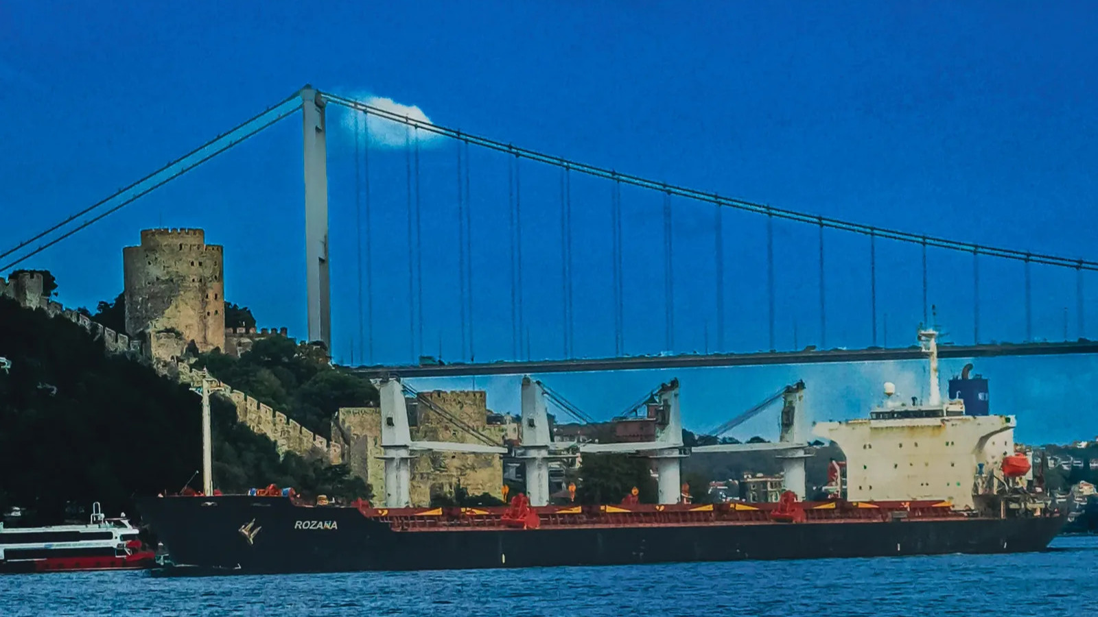 مرصد هرمز | تحسن حركة الملاحة في المضيق.. وعبور سفينة تركية ثانية 