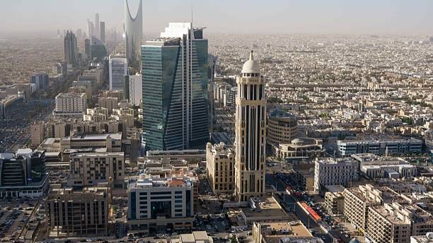 الإنتاج الصناعي السعودي يتراجع للشهر الثالث توالياً مع استمرار ضغوط القطاع النفطي 