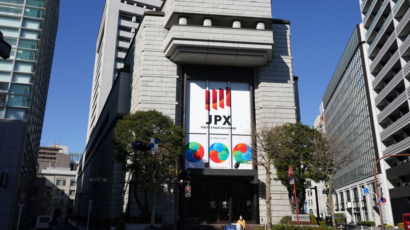 الأسهم الآسيوية تسجل مستوى قياسياً وتتفوق على وول ستريت 