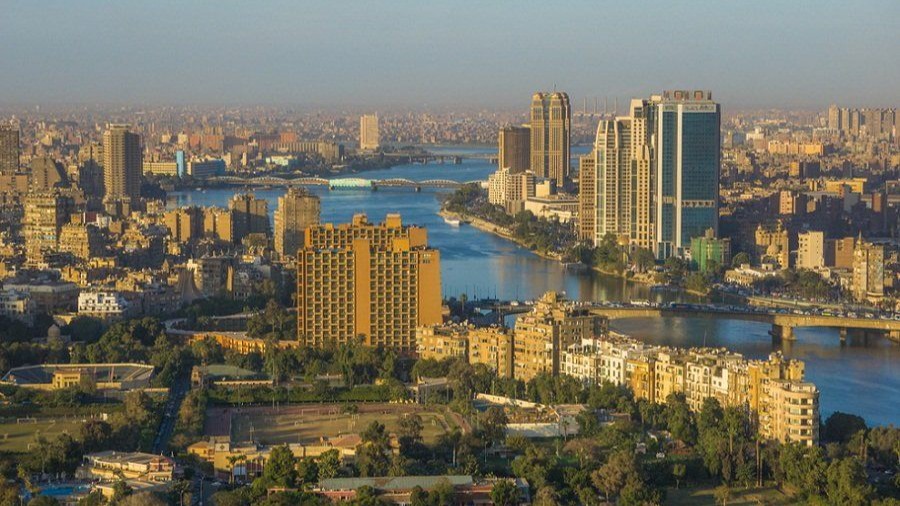 ماذا يعني رفع الفائدة في مصر للاقتصاد والعملة والتضخم؟ 