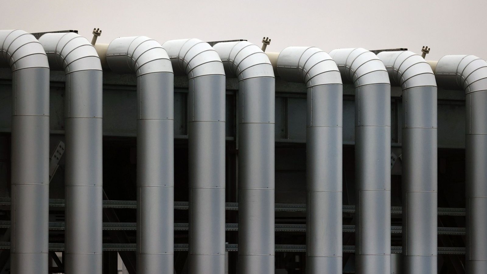 مصر ترفع مخصصات استيراد الغاز 26% إلى 10.7 مليار دولار العام المالي المقبل 