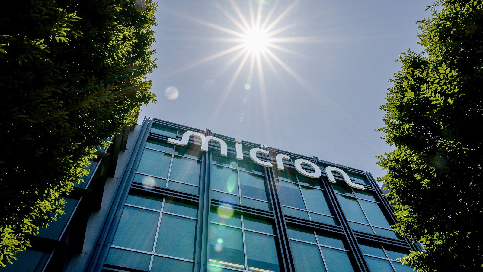 quot;ميكرونquot; تستثمر 24 مليار دولار في سنغافورة لتوسيع إنتاج رقائق الذكاء الاصطناعي 