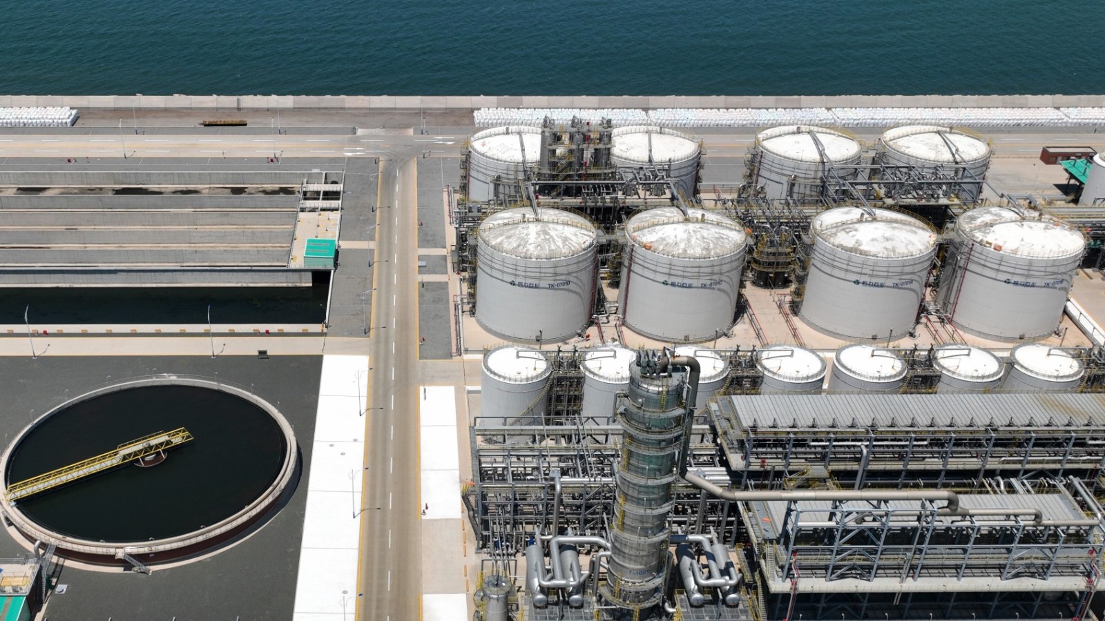 quot;هنغليquot; تعيد هيكلة وحدة سنغافورة بعد عقوبات أميركية 