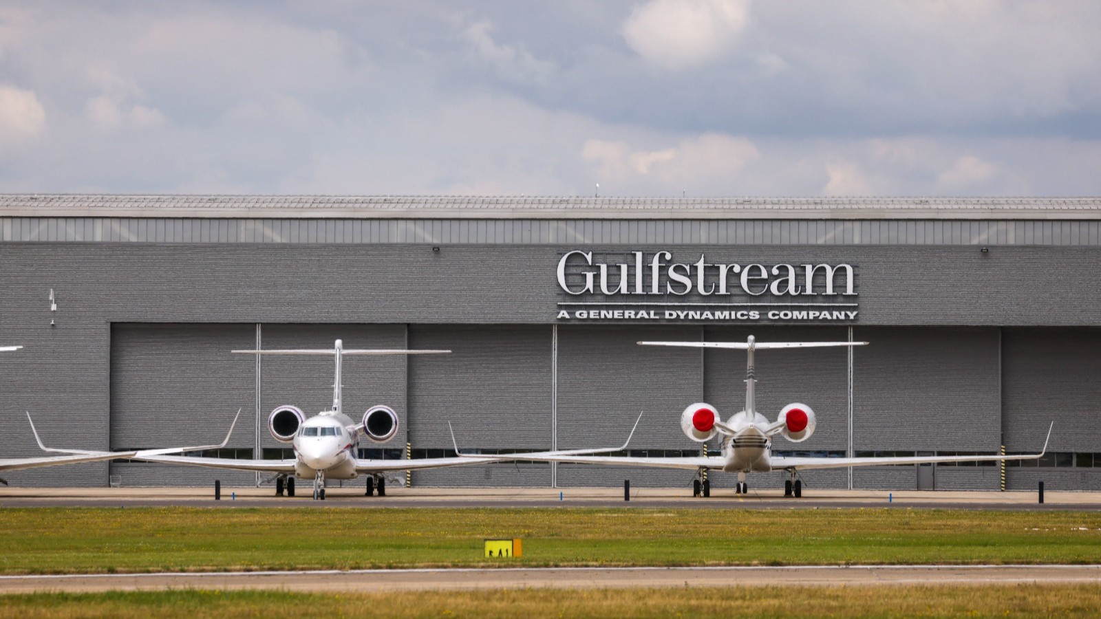 كندا تعتمد طائرات quot;غلفستريمquot; بعد تهديدات ترمب 