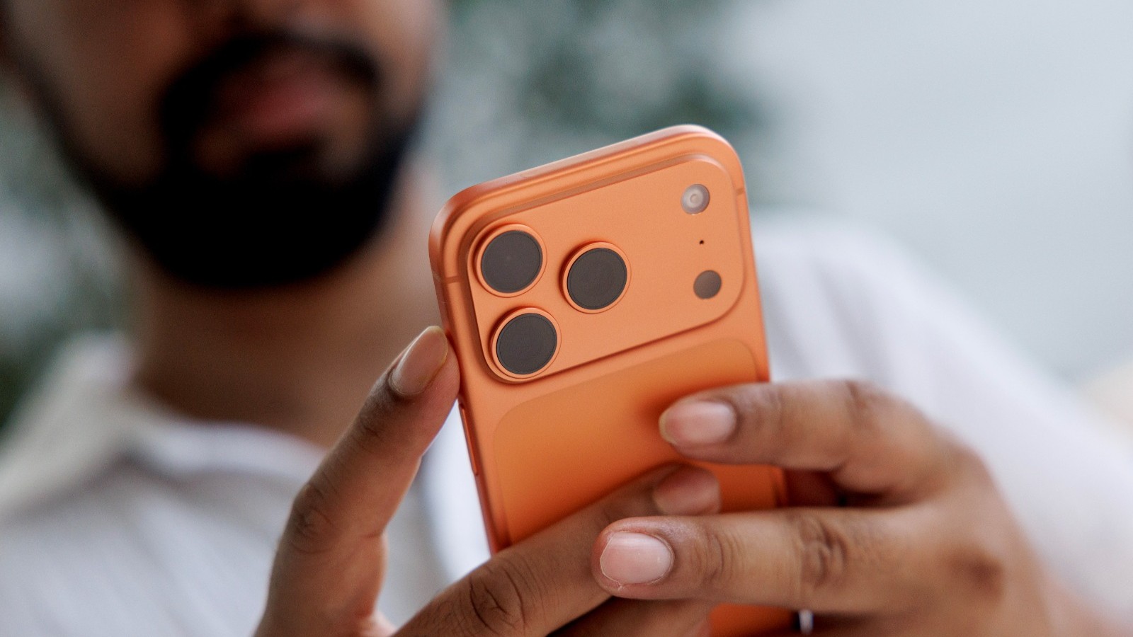 quot;أبلquot; تستعد لإطلاق أول روبوت محادثة ذكي ضمن تحديث شامل لـquot;Siriquot; 