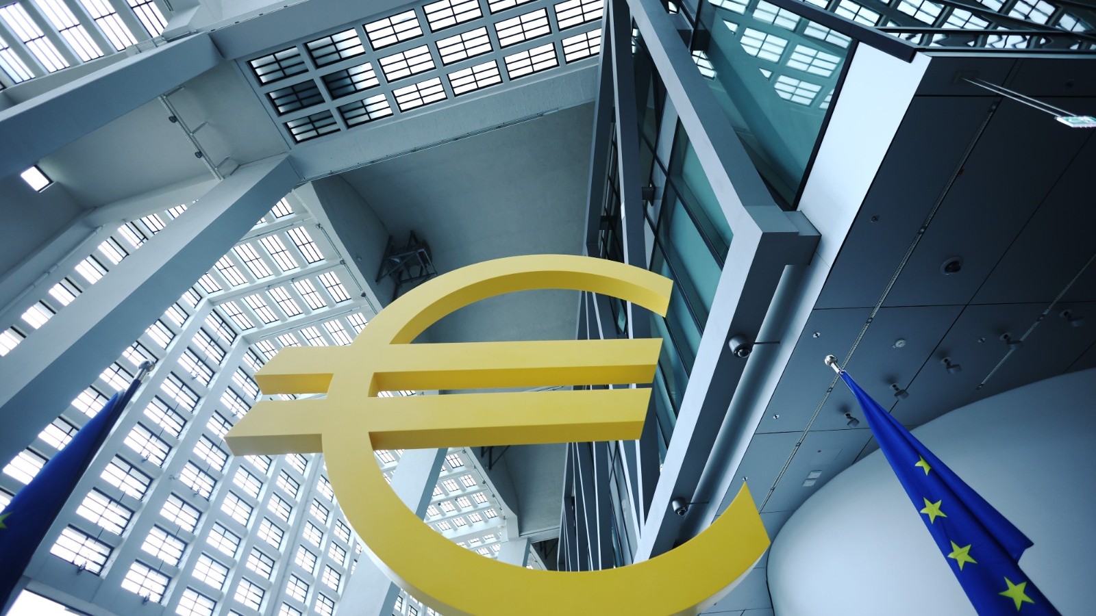 مسح: المركزي الأوروبي يتجه إلى رفع أسعار الفائدة في يونيو 