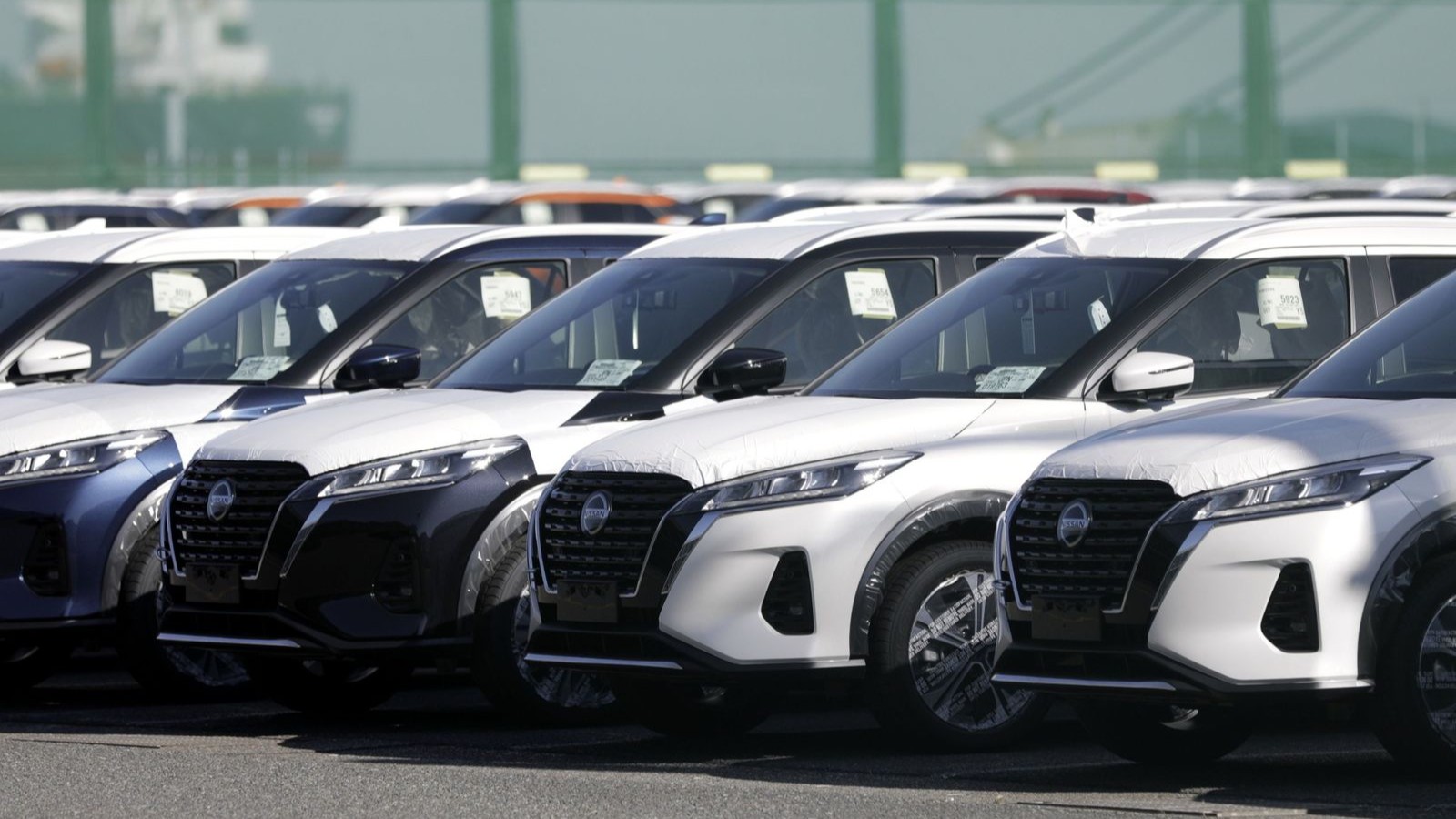 أسهم quot;نيسانquot; تقفز بعد رفع التوقعات وتفادي خسارة سنوية 