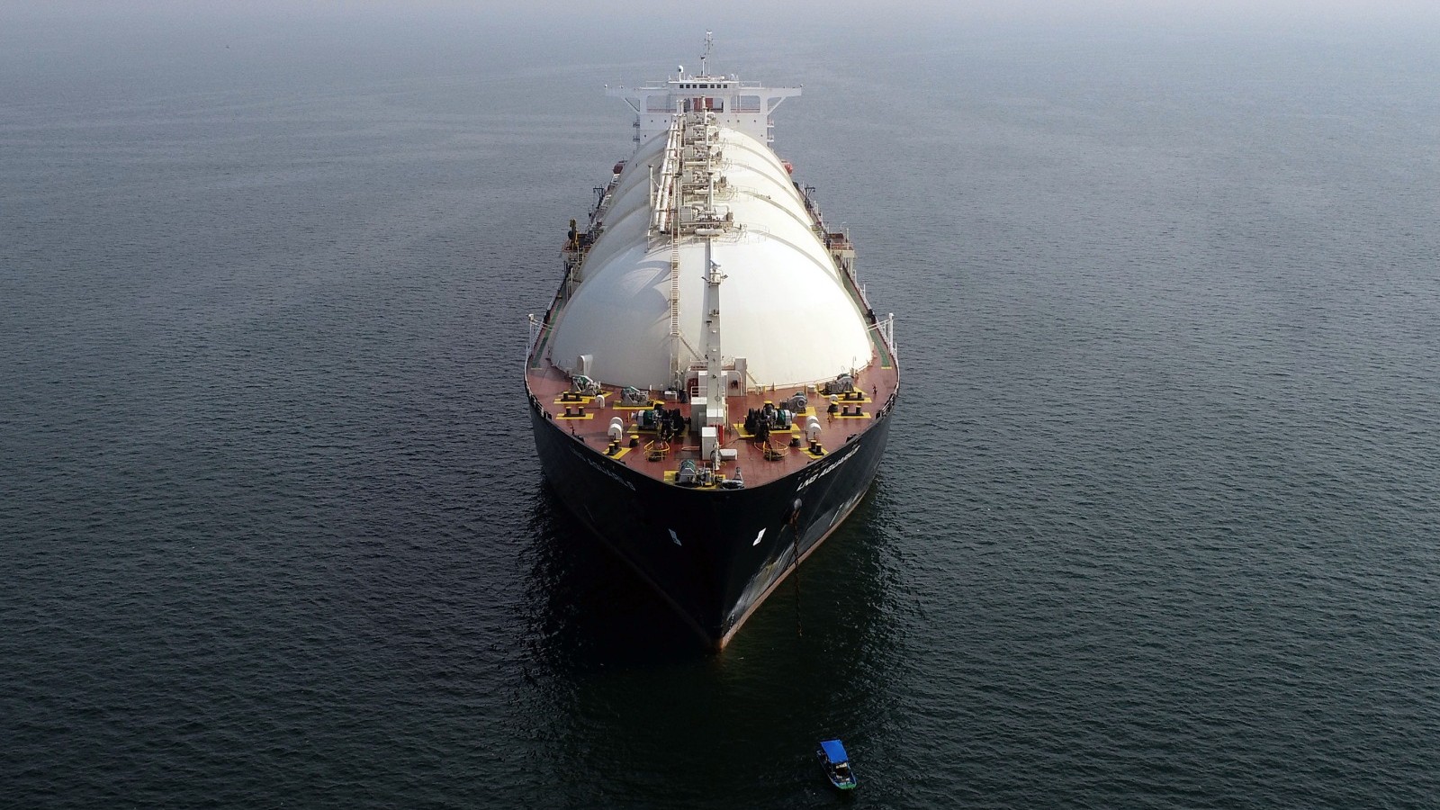 ناقلات غاز مسال تعود أدراجها من هرمز بعد إعلان إيران غلق المضيق 