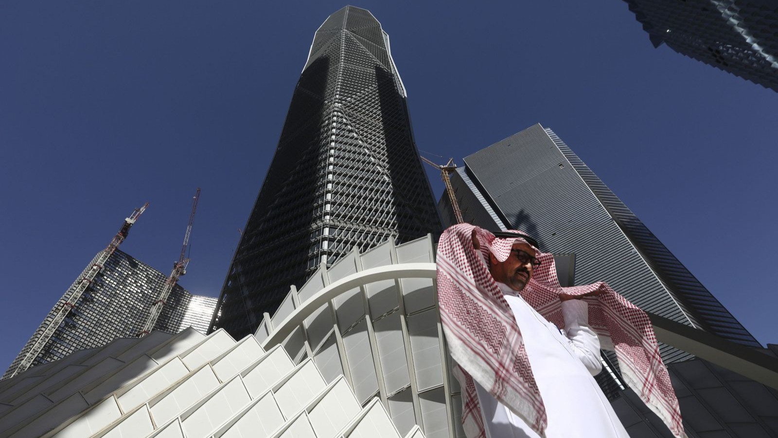 القطاع الخاص السعودي ينمو للشهر الرابع توالياً مع تحسن الإنتاج والطلب 