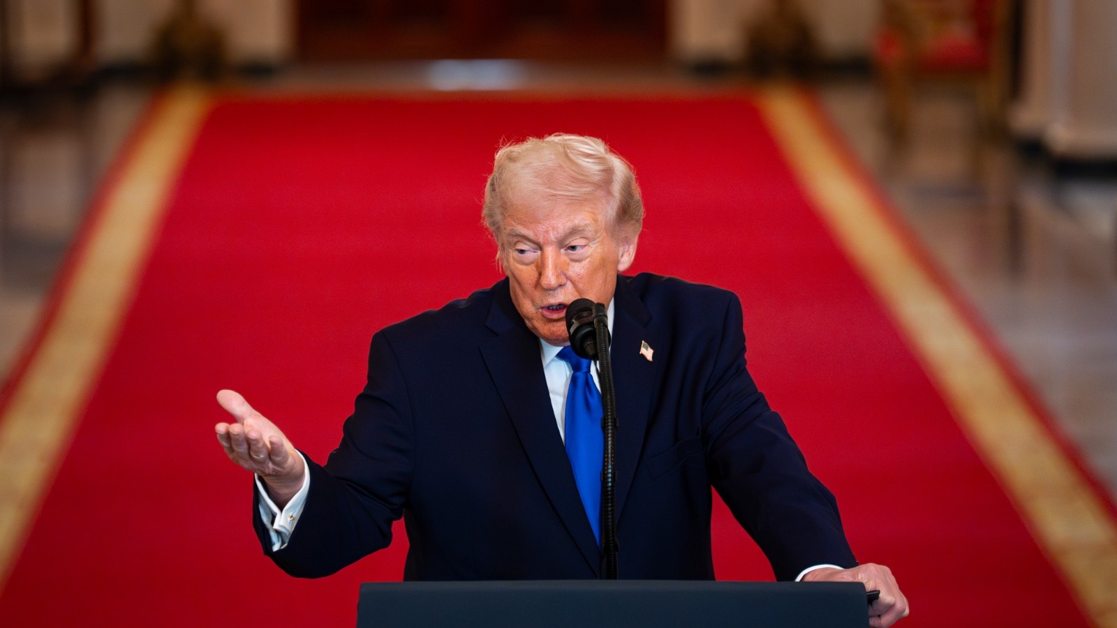 ترمب يخطط لإطلاق موجة تحقيقات أمن قومي لفرض رسوم جديدة 