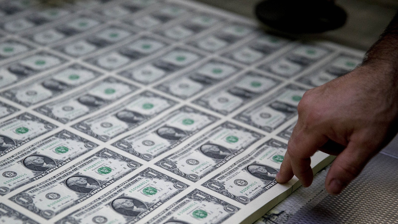 ما هو quot;بيع أميركاquot;.. ولماذا ترتبك الأسواق فور التحدث عنه؟ 