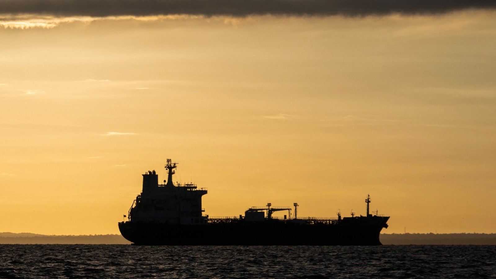 أوروبا تستعد لاستقبال أول شحنات نفط فنزويلي منذ عام 